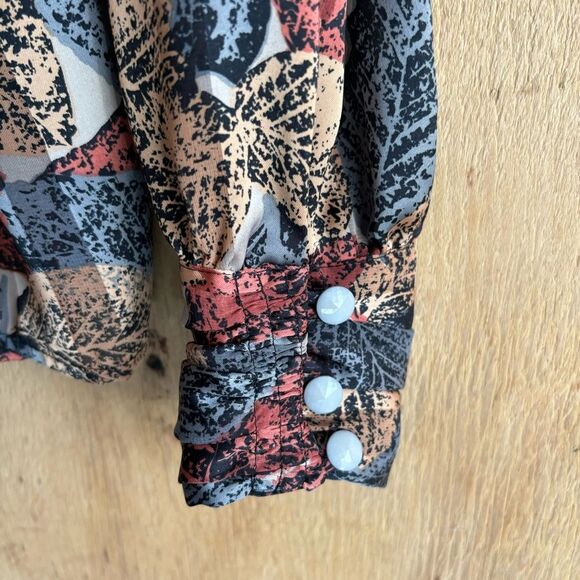 Vintage 70s Tess Satin Multicolored High Neck Leaf Print Draped Blouse Sz 8 - Picture 3 of 6